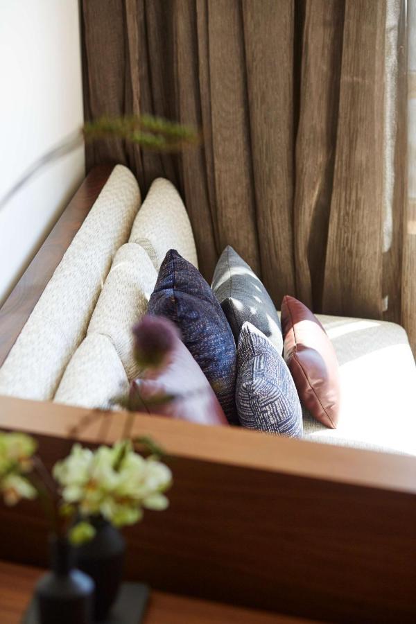 Nobu Hotel Barcelona Exterior foto A collection of cushions