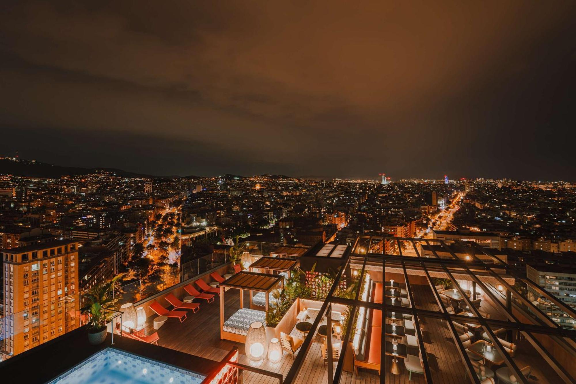 Nobu Hotel Barcelona Exterior foto View of the city from the hotel
