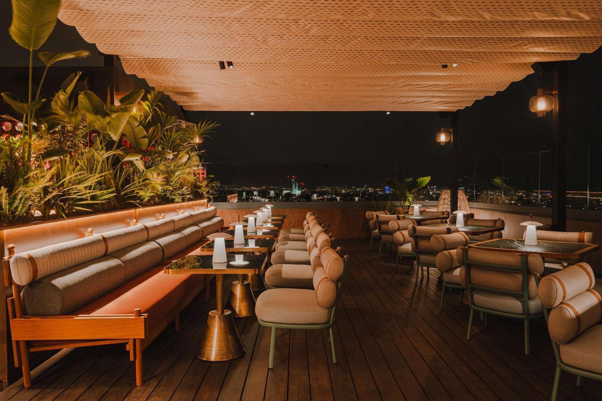 Nobu Hotel Barcelona Exterior foto The rooftop bar at the hotel